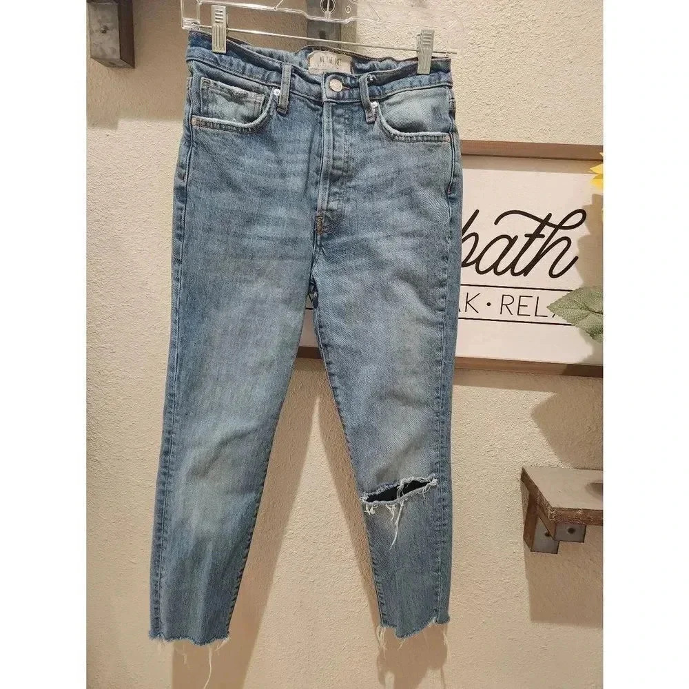 We The Free Skinny Cropped Jeans Distressed size 26. Light Wash.